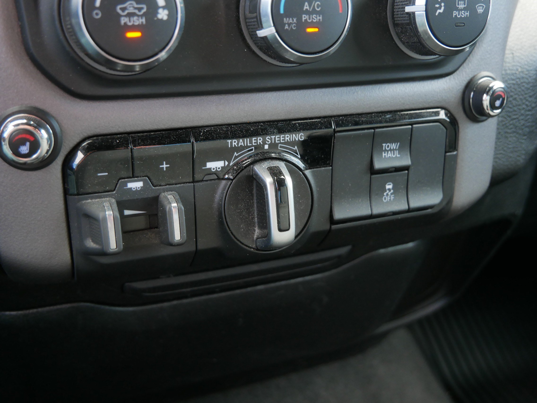 Certified 2022 RAM 1500 Big Horn w/ Trailer Tow Group AWD/4WD image 31