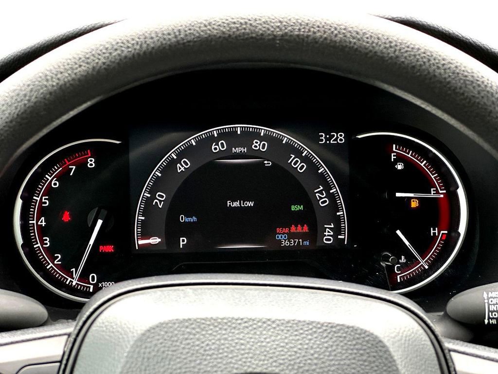 Used 2024 Toyota RAV4 XLE FWD image 26