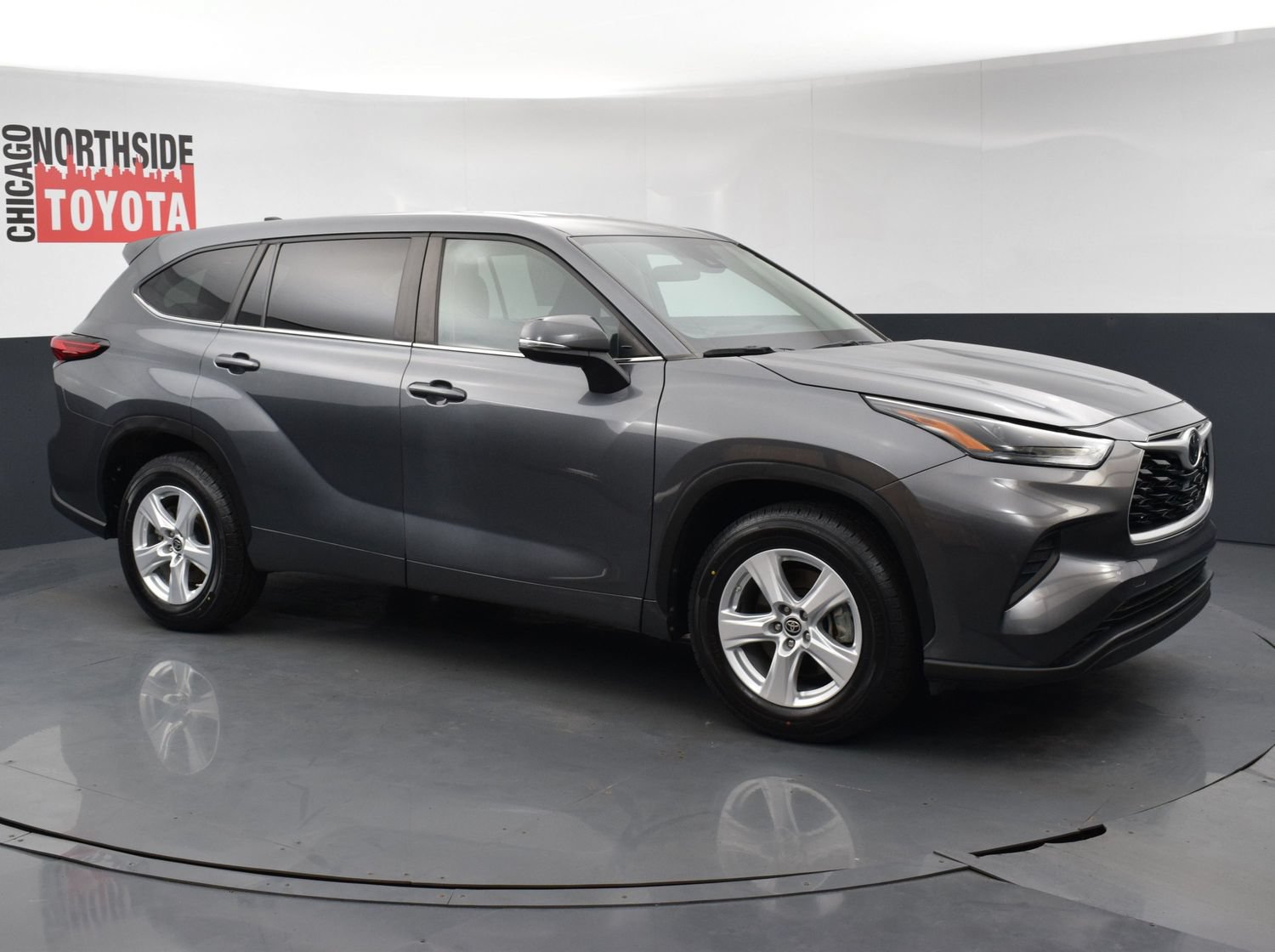 Used 2023 Toyota Highlander L FWD image 6