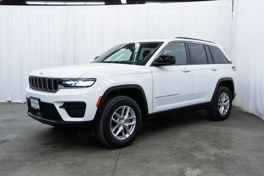 New 2025 Jeep Grand Cherokee Laredo X w/ Luxury Tech Group I image 3