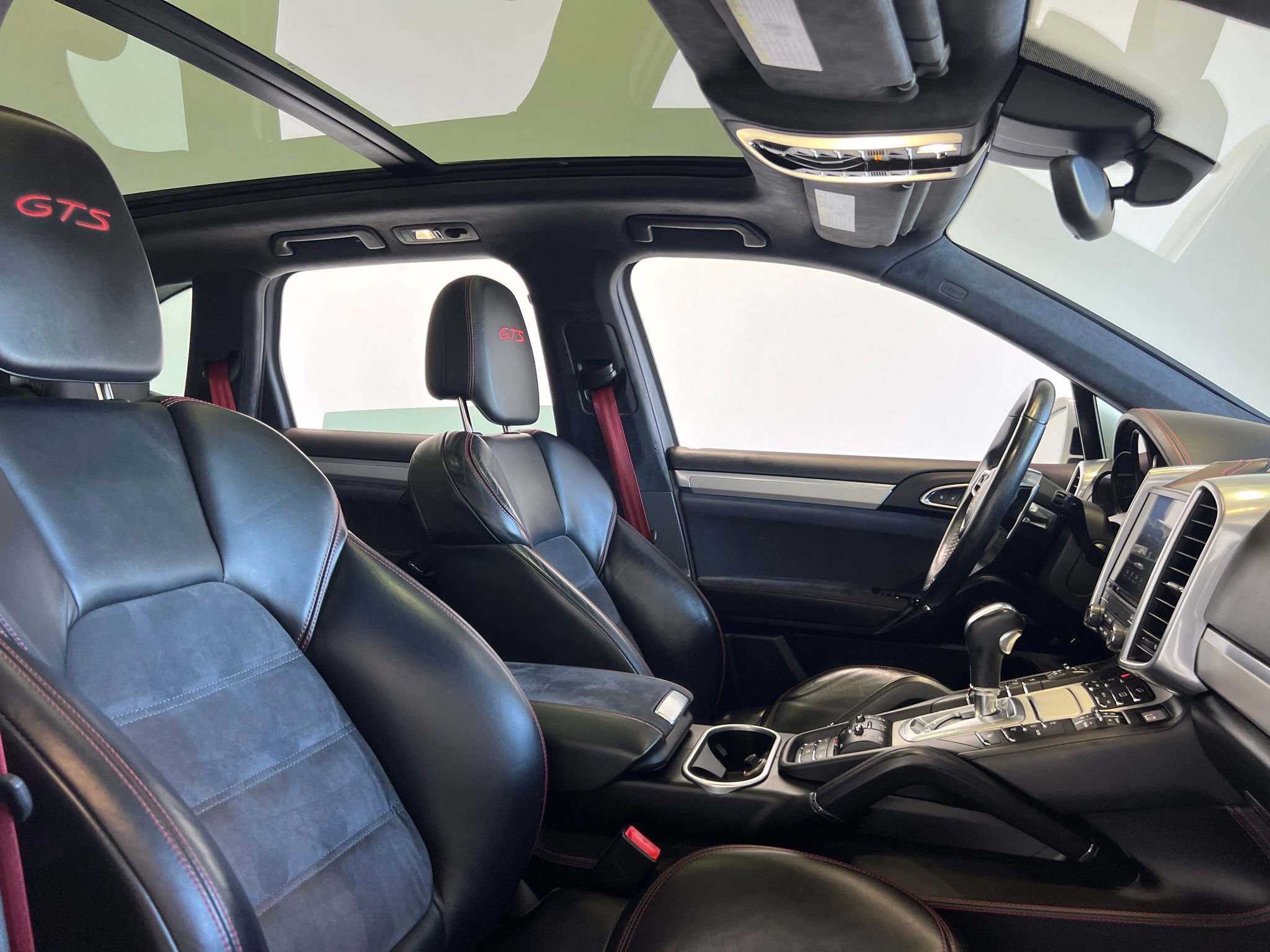 Used 2017 Porsche Cayenne GTS image 24