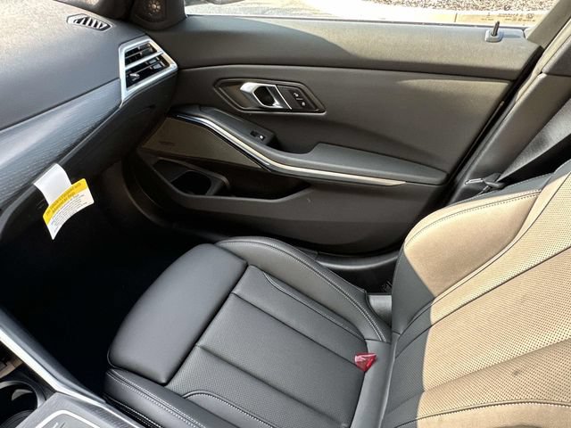New 2026 BMW 330i xDrive Sedan w/ Premium Package AWD/4WD image 18