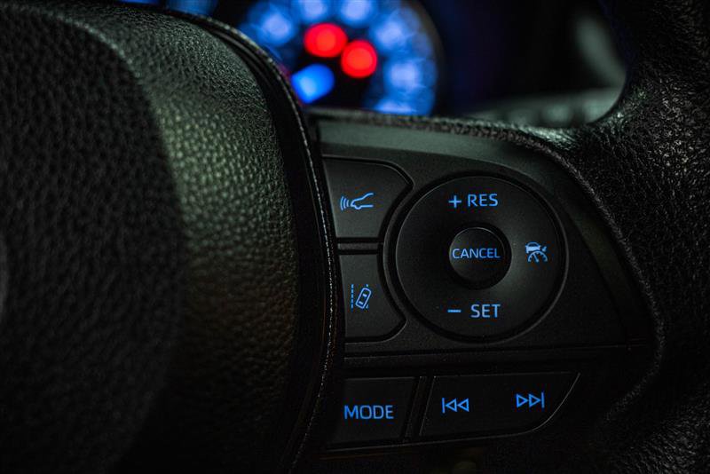 Used 2021 Toyota RAV4 LE image 17