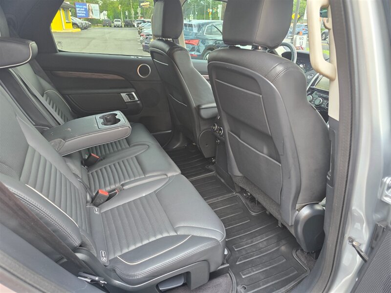 Used 2020 Land Rover Discovery HSE AWD/4WD image 17
