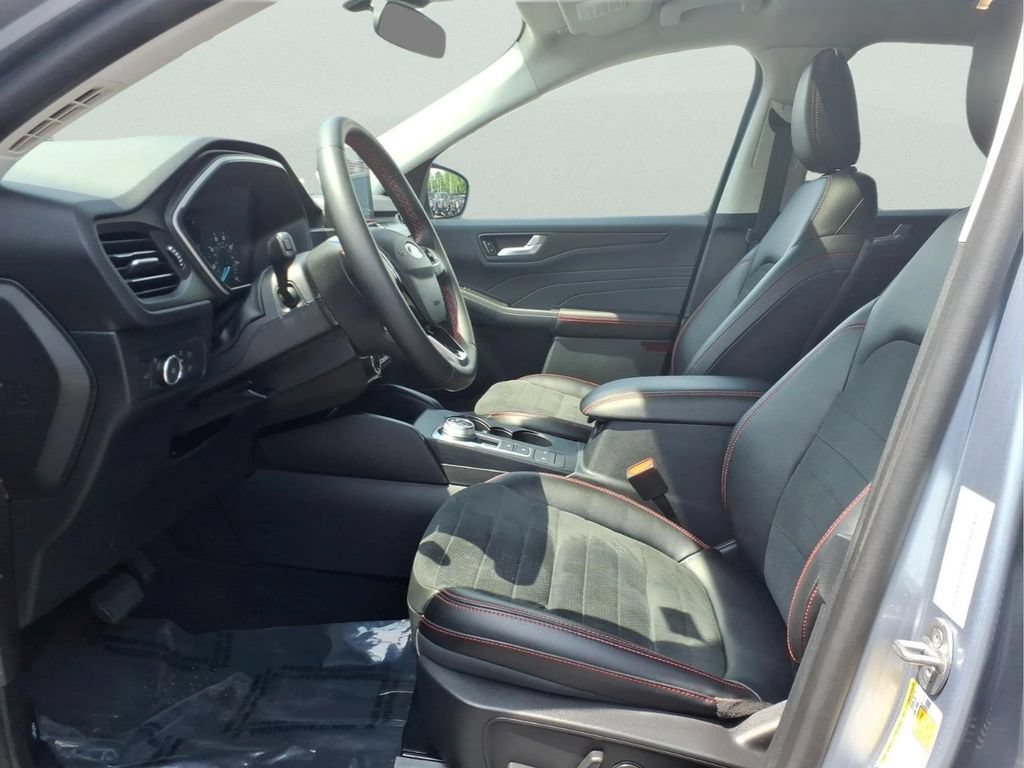 Used 2022 Ford Escape SEL w/ SEL Stealth AWD Package image 13