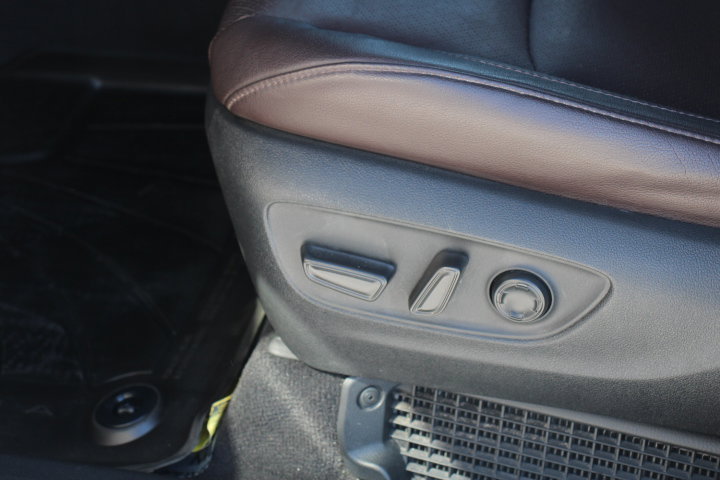 Certified 2023 Toyota Sienna Platinum image 12