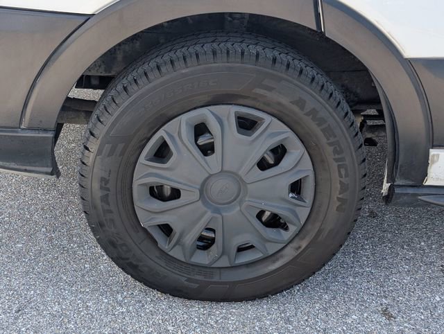 Used 2015 Ford Transit 150 XLT image 4