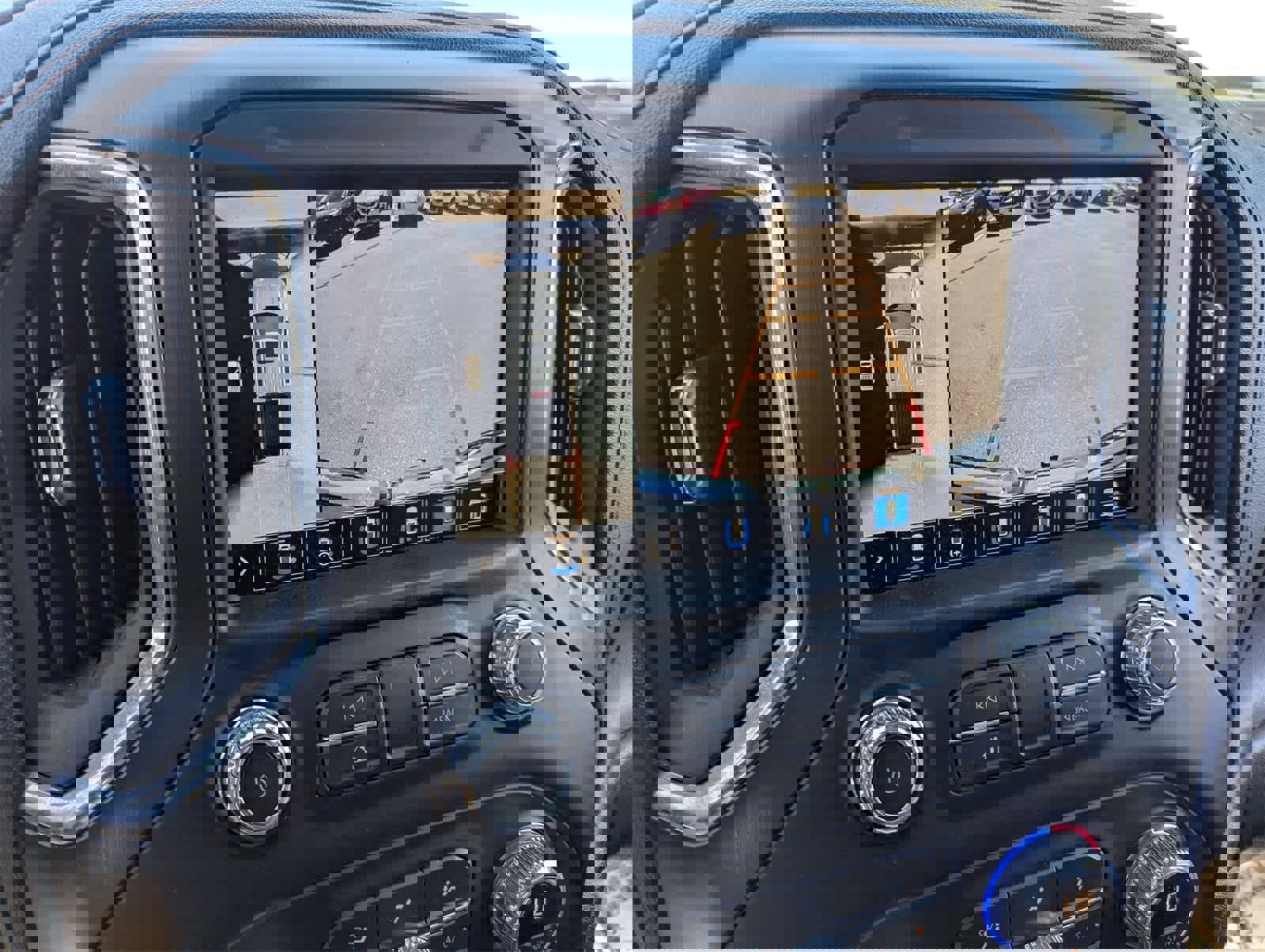 Used 2021 GMC Sierra 1500 AT4 w/ AT4 Premium Package image 28