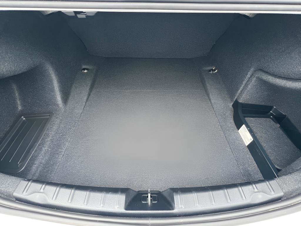 Used 2018 BMW 320i Sedan RWD image 23
