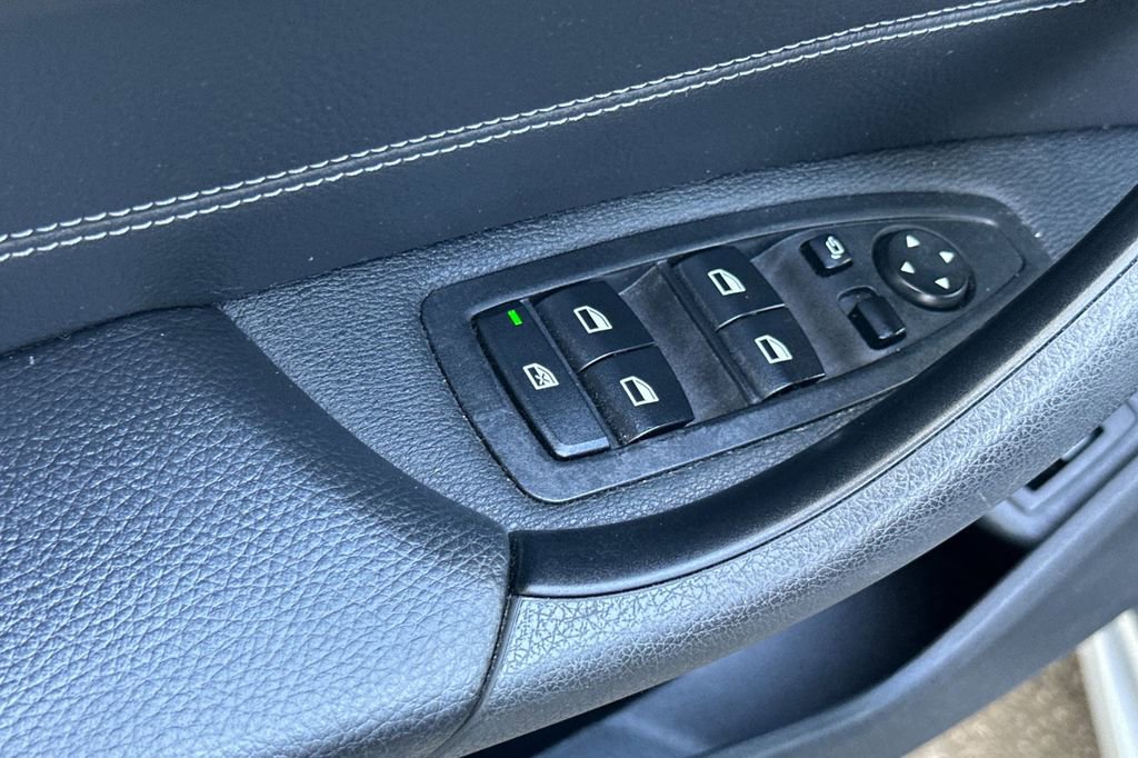 Used 2018 BMW X1 sDrive28i image 11