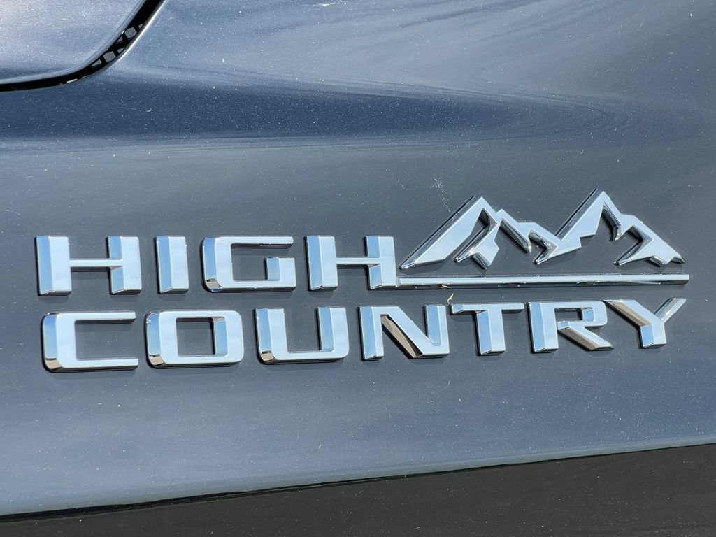 Used 2025 Chevrolet Tahoe High Country w/ Sun And Tow Package AWD/4WD image 2