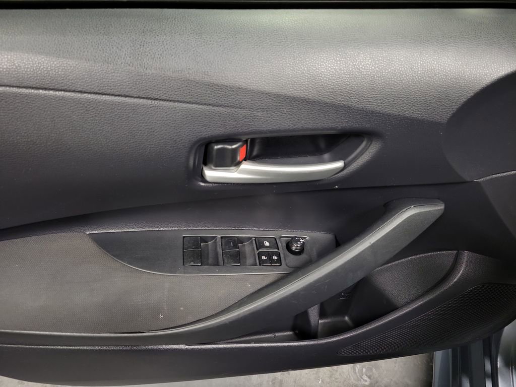 Used 2020 Toyota Corolla LE image 16