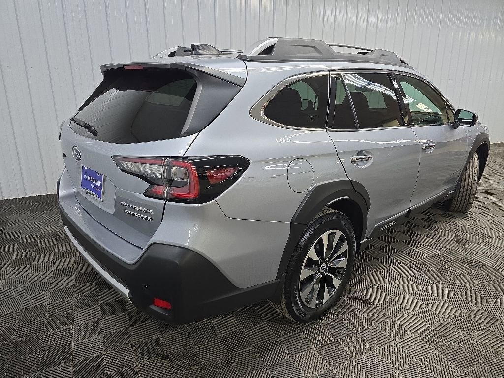 Used 2023 Subaru Outback Touring XT AWD/4WD image 10