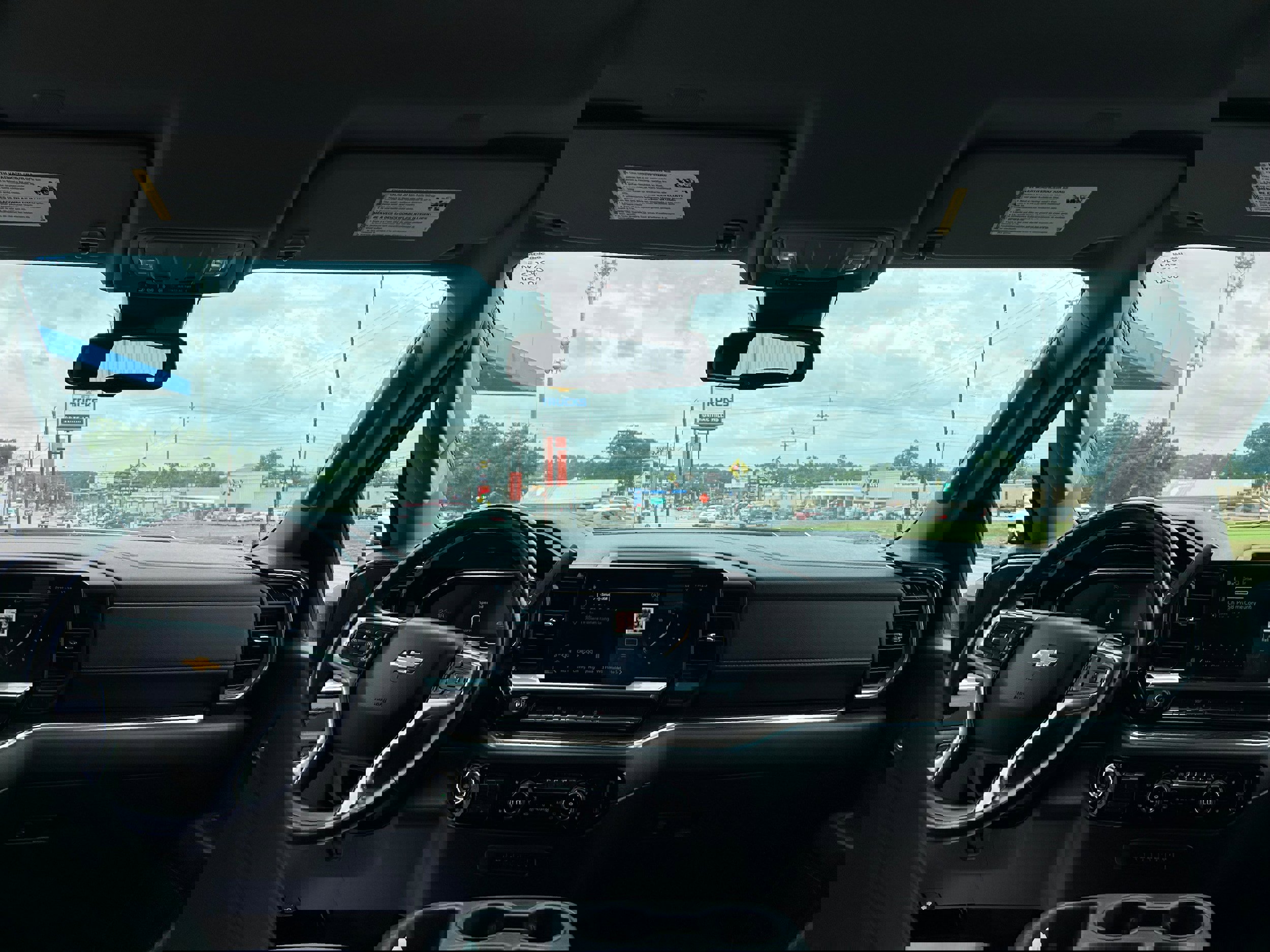 Used 2024 Chevrolet Silverado 2500 LT w/ Convenience Package image 17