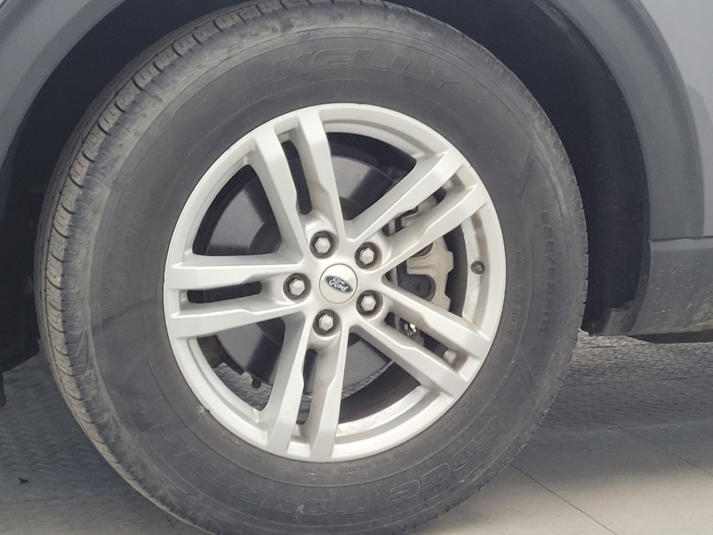 Used 2022 Ford Explorer XLT w/ Equipment Group 202A image 31