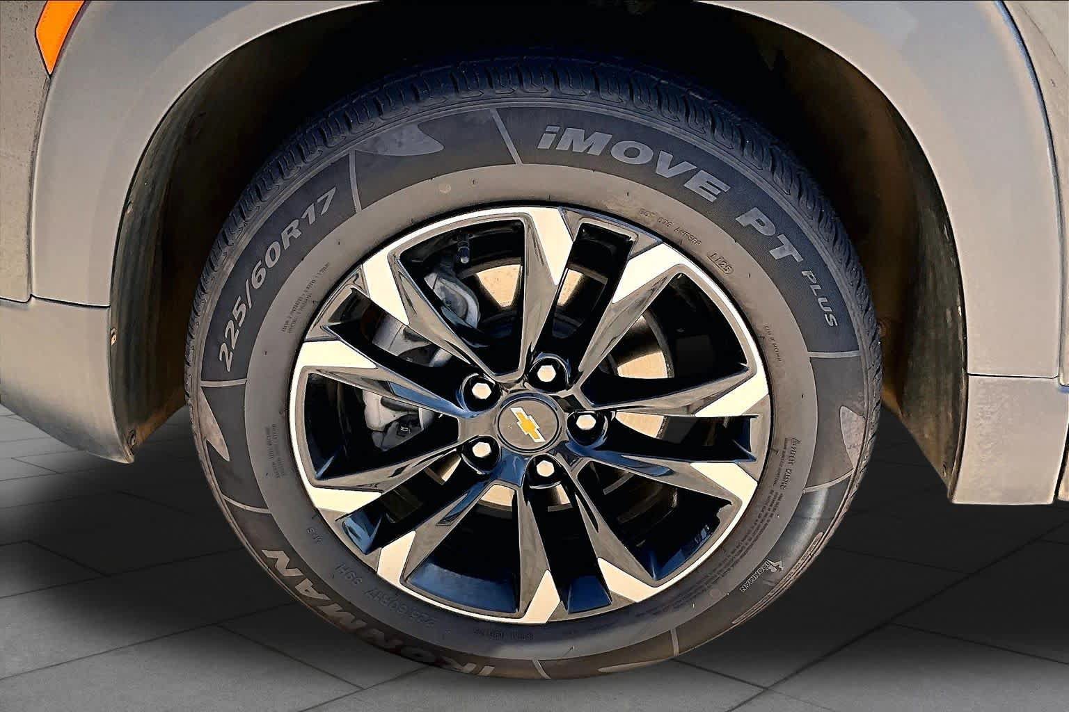 Used 2023 Chevrolet TrailBlazer LT w/ Convenience Package FWD image 10