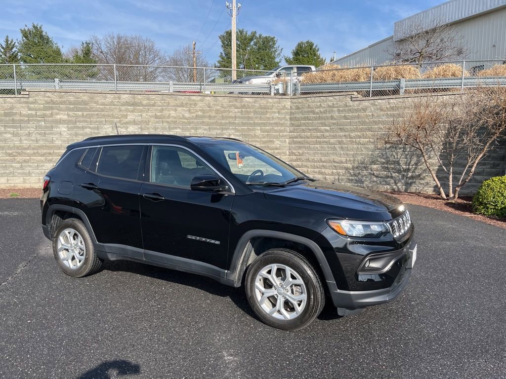 Used 2024 Jeep Compass Latitude image 1