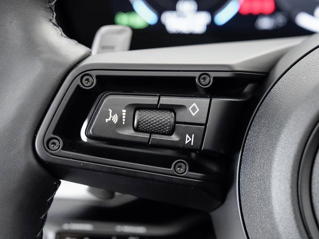 Used 2024 Porsche Cayenne image 12