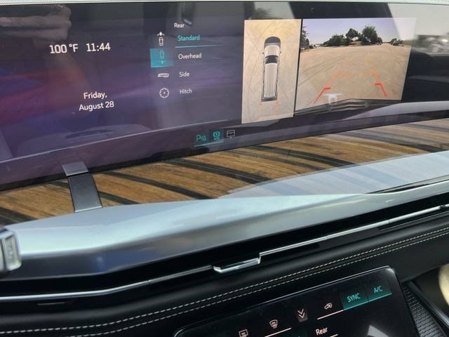 New 2026 Cadillac Escalade ESV Platinum Sport w/ LPO, ONYX Package AWD/4WD image 16