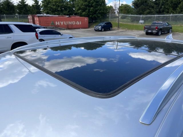 Used 2017 Cadillac XT5 Luxury w/ Driver Awareness Package AWD/4WD image 3