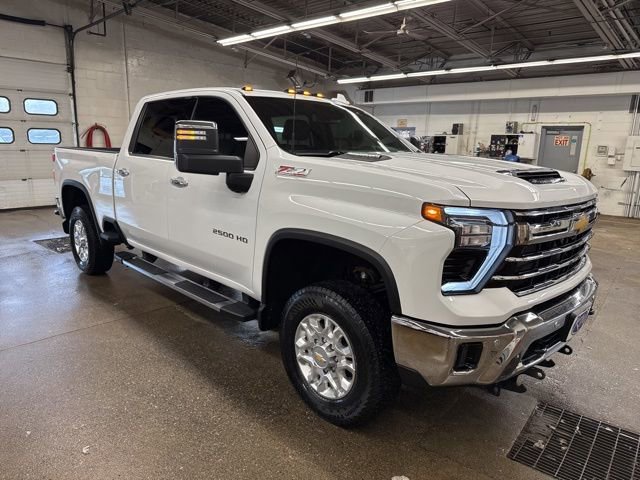 Used 2024 Chevrolet Silverado 2500 LTZ w/ LTZ Convenience Package image 8