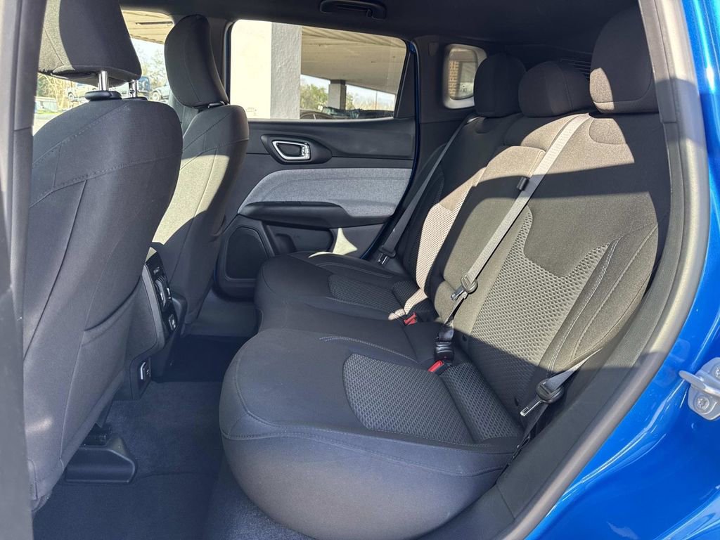 Used 2024 Jeep Compass Sport image 28