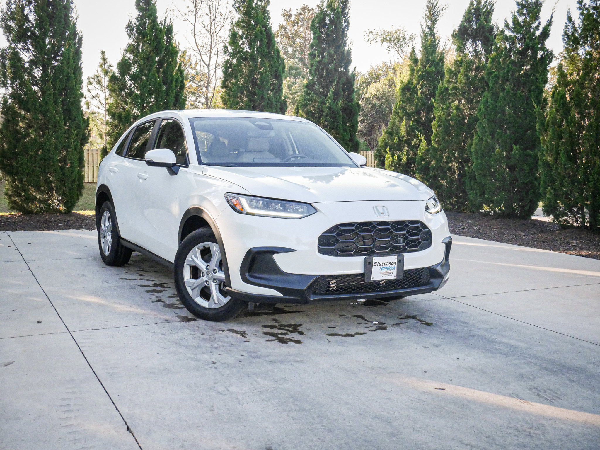 Used 2023 Honda HR-V LX image 2