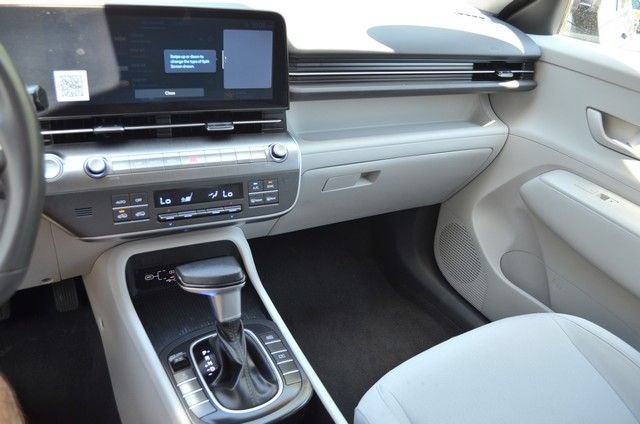 Used 2024 Hyundai Kona SEL AWD/4WD image 24