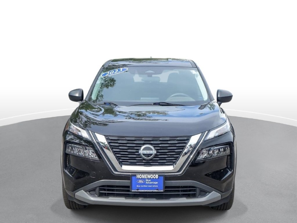 Used 2023 Nissan Rogue S AWD/4WD image 2