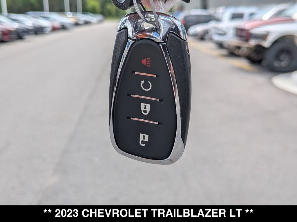 Used 2023 Chevrolet TrailBlazer LT w/ Convenience Package AWD/4WD image 28