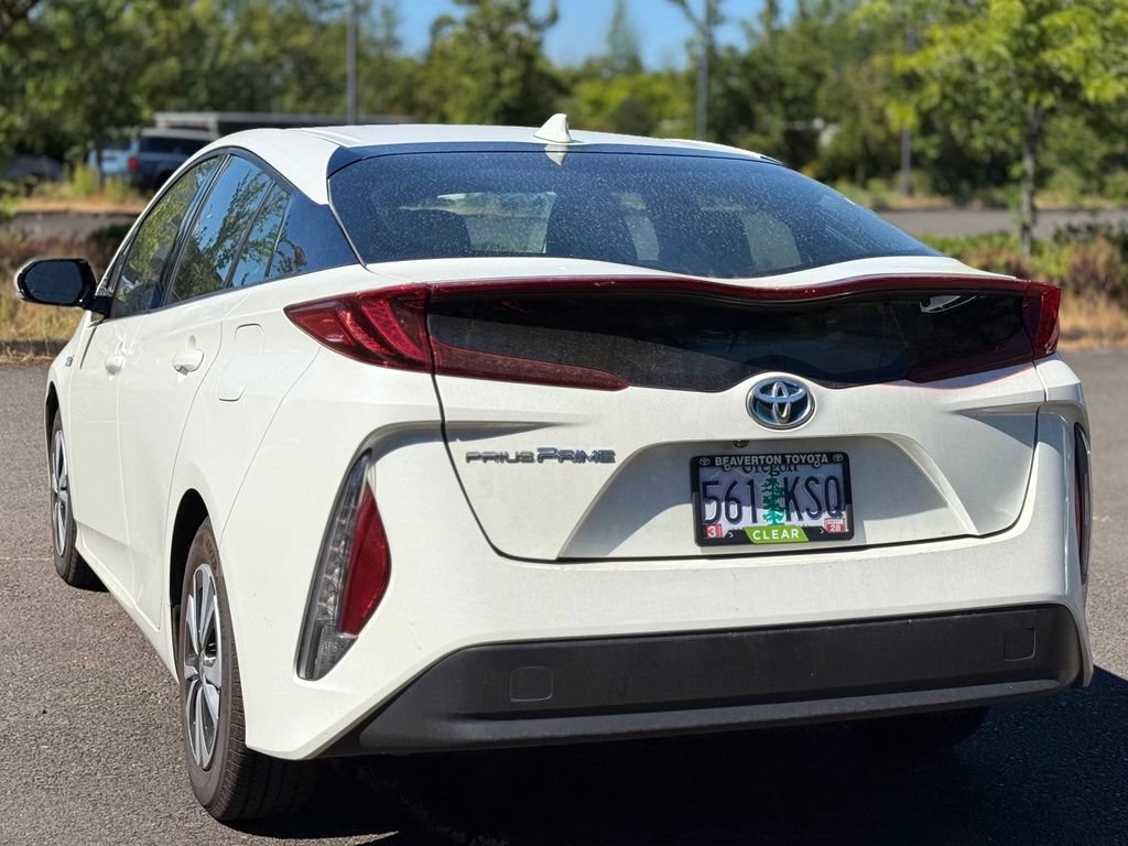 Used 2018 Toyota Prius Prime Premium FWD image 3