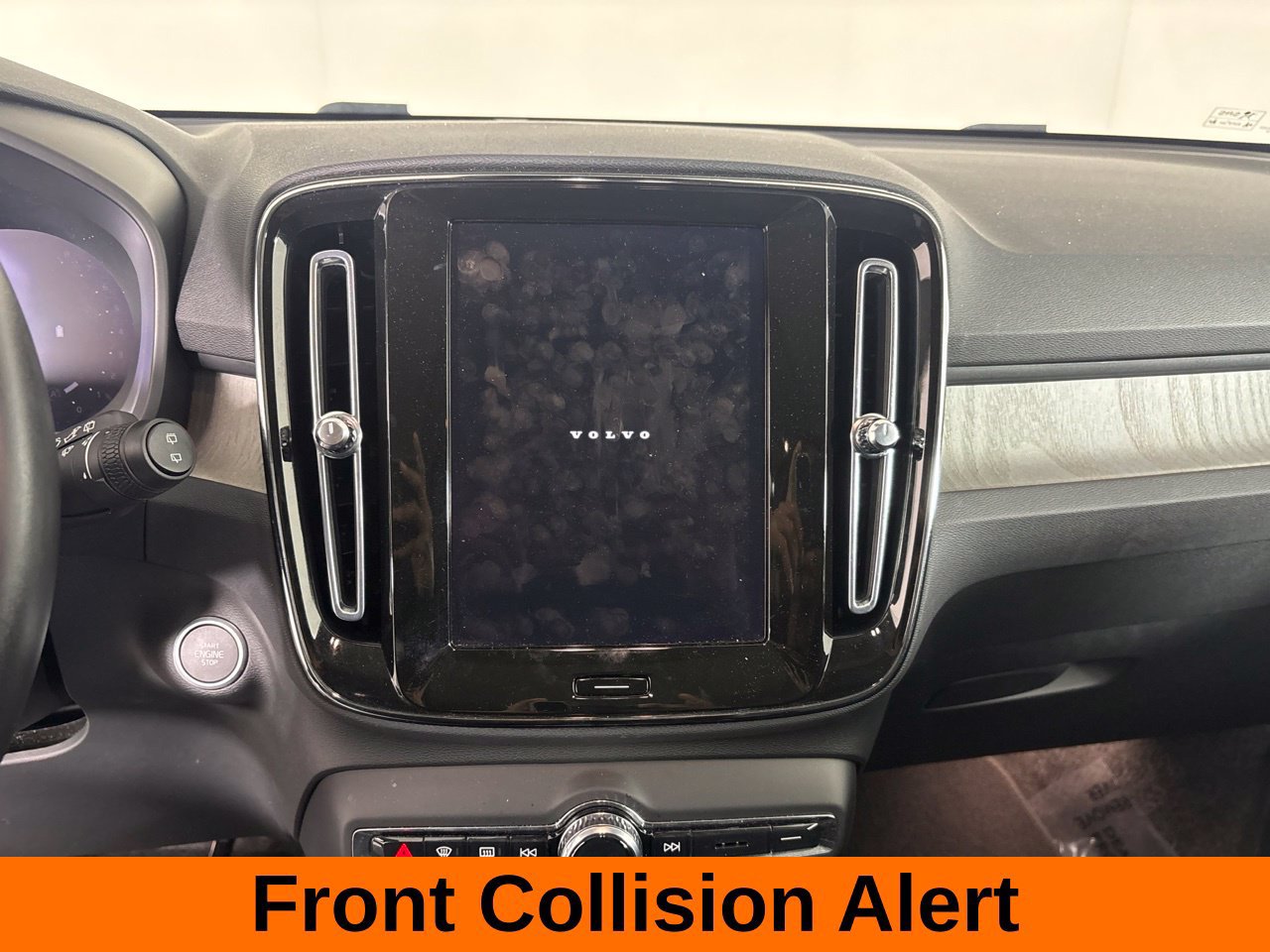 Used 2026 Volvo XC40 B5 Plus AWD/4WD image 18