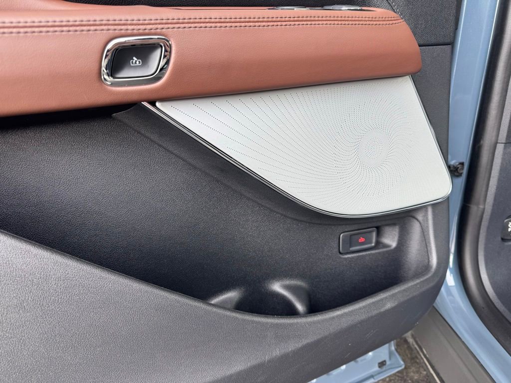 Used 2025 Lincoln Aviator Reserve w/ Luxury Package AWD/4WD image 4