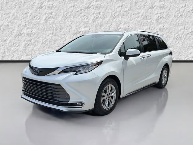 Used 2022 Toyota Sienna Limited FWD image 7