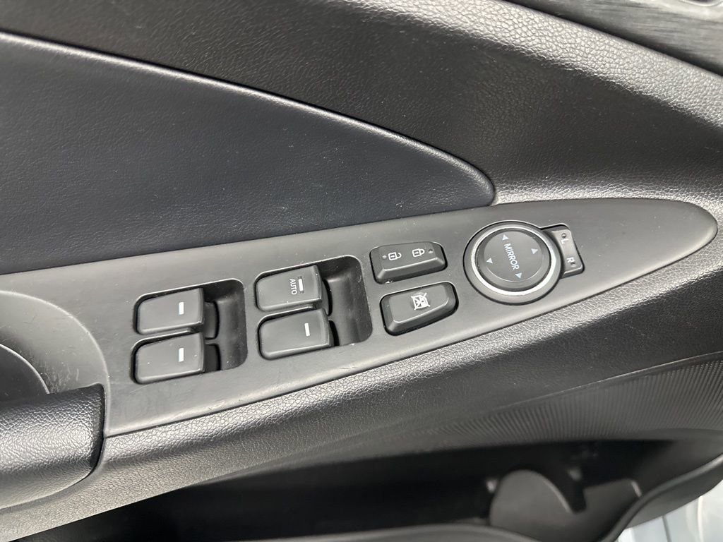 Used 2013 Hyundai Sonata SE image 13