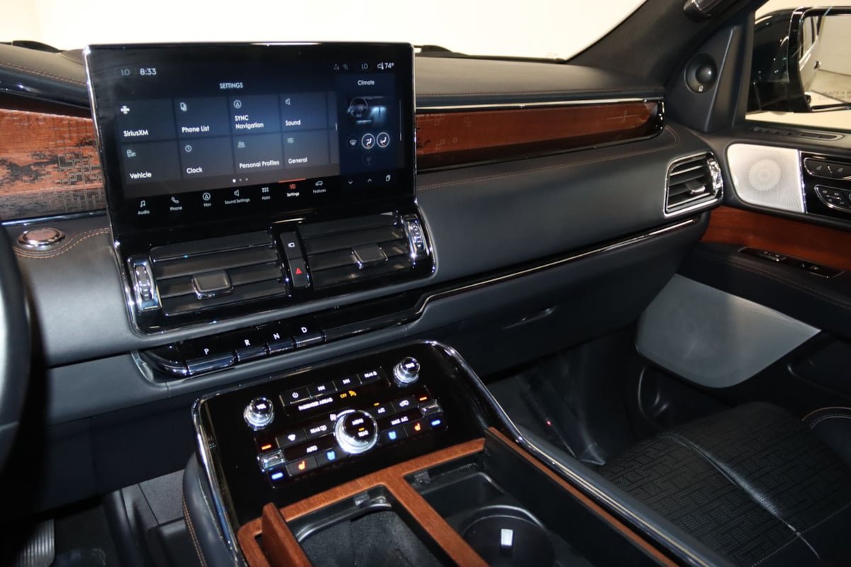 Used 2024 Lincoln Navigator L Black Label AWD/4WD image 47