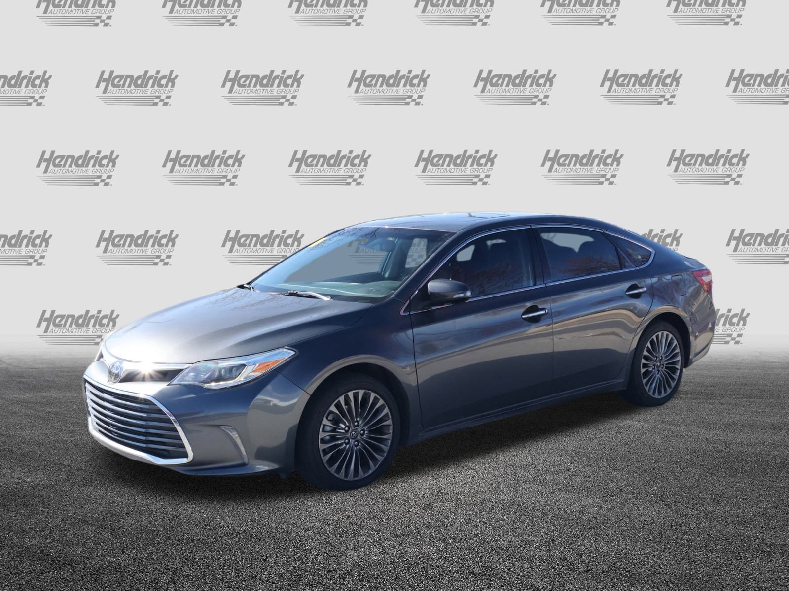Used 2017 Toyota Avalon Limited image 5
