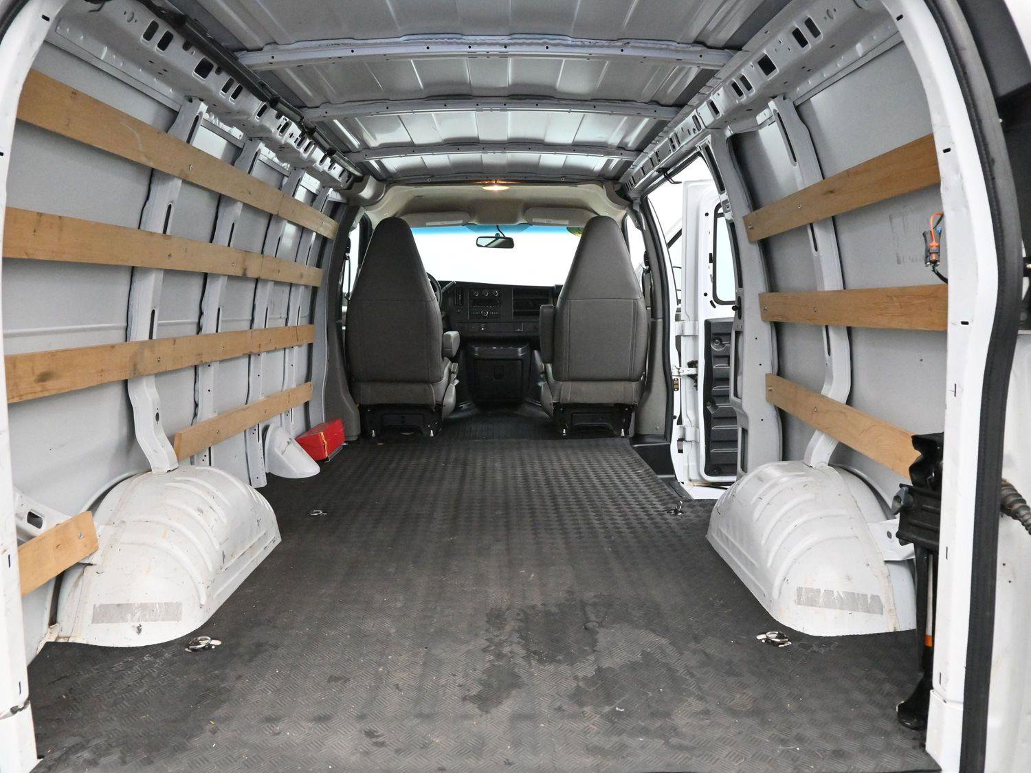 Used 2022 Chevrolet Express 2500 w/ Driver Convenience Package image 11