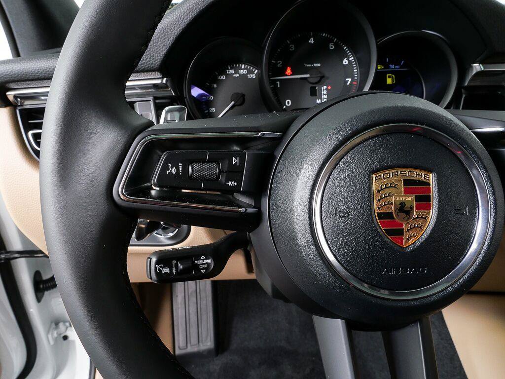 Certified 2026 Porsche Macan Turbo AWD/4WD image 10
