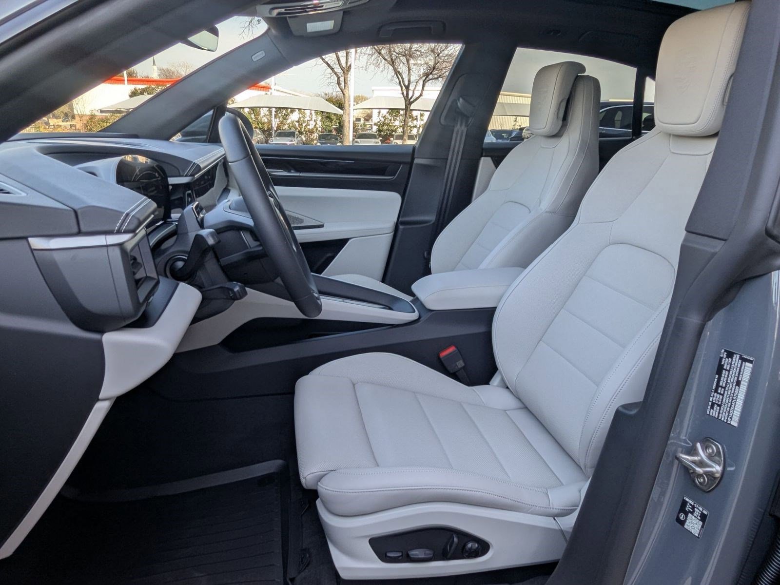 New 2026 Porsche Macan Electric RWD image 5