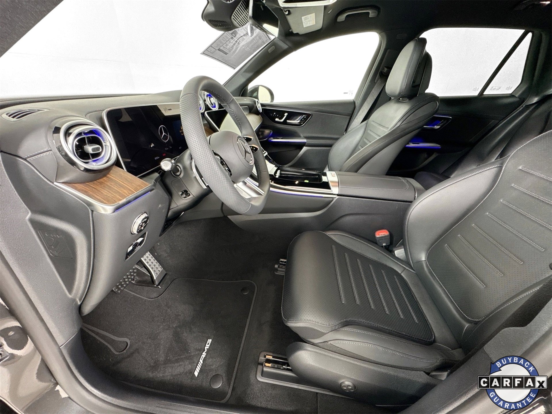 Used 2025 Mercedes-Benz GLC 350e 4MATIC image 23