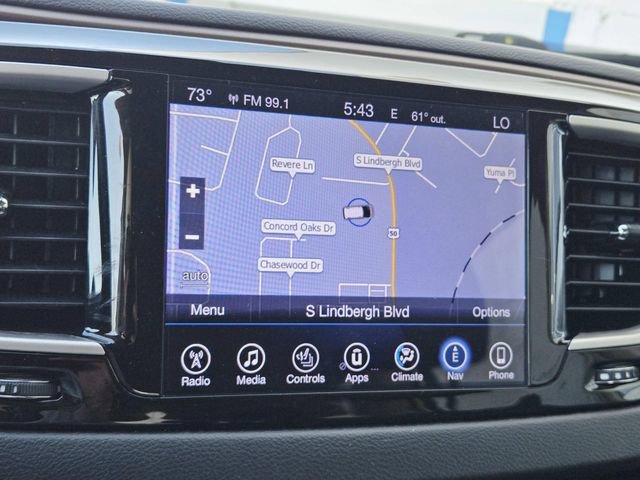 Used 2017 Chrysler Pacifica Touring-L FWD image 10