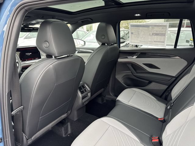 New 2026 Volkswagen Tiguan SE R-Line FWD image 21