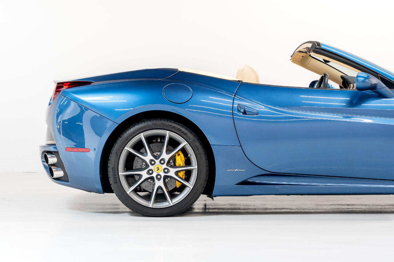 Used 2010 Ferrari California image 10