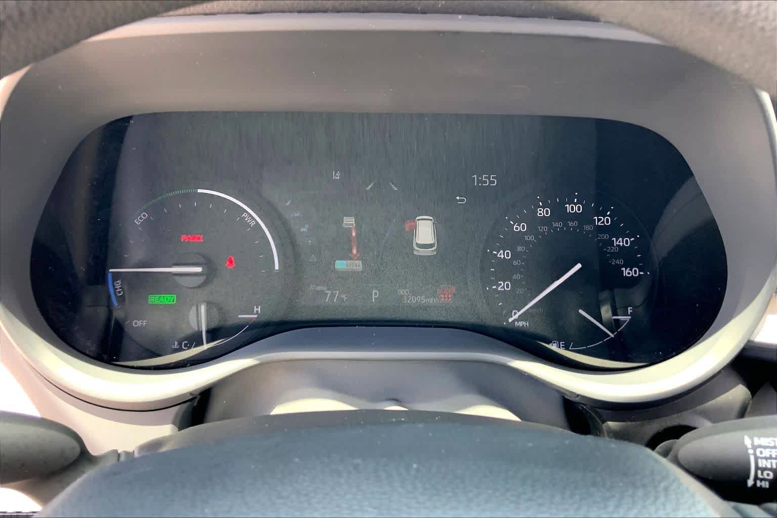 Used 2025 Toyota Sienna LE FWD image 25