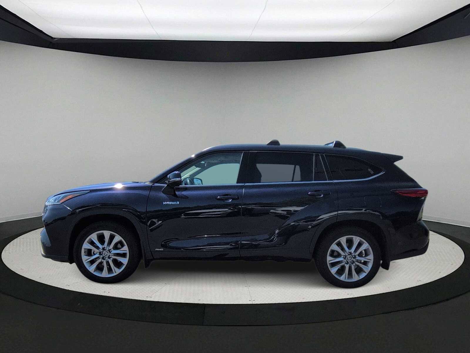 Used 2021 Toyota Highlander Limited image 5