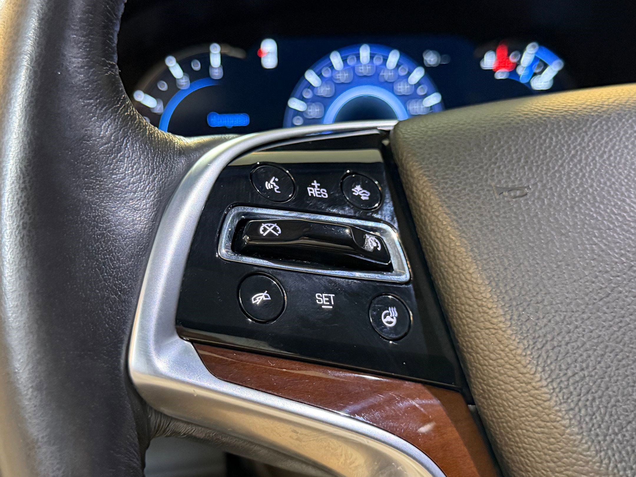 Used 2018 Cadillac Escalade Luxury RWD image 15