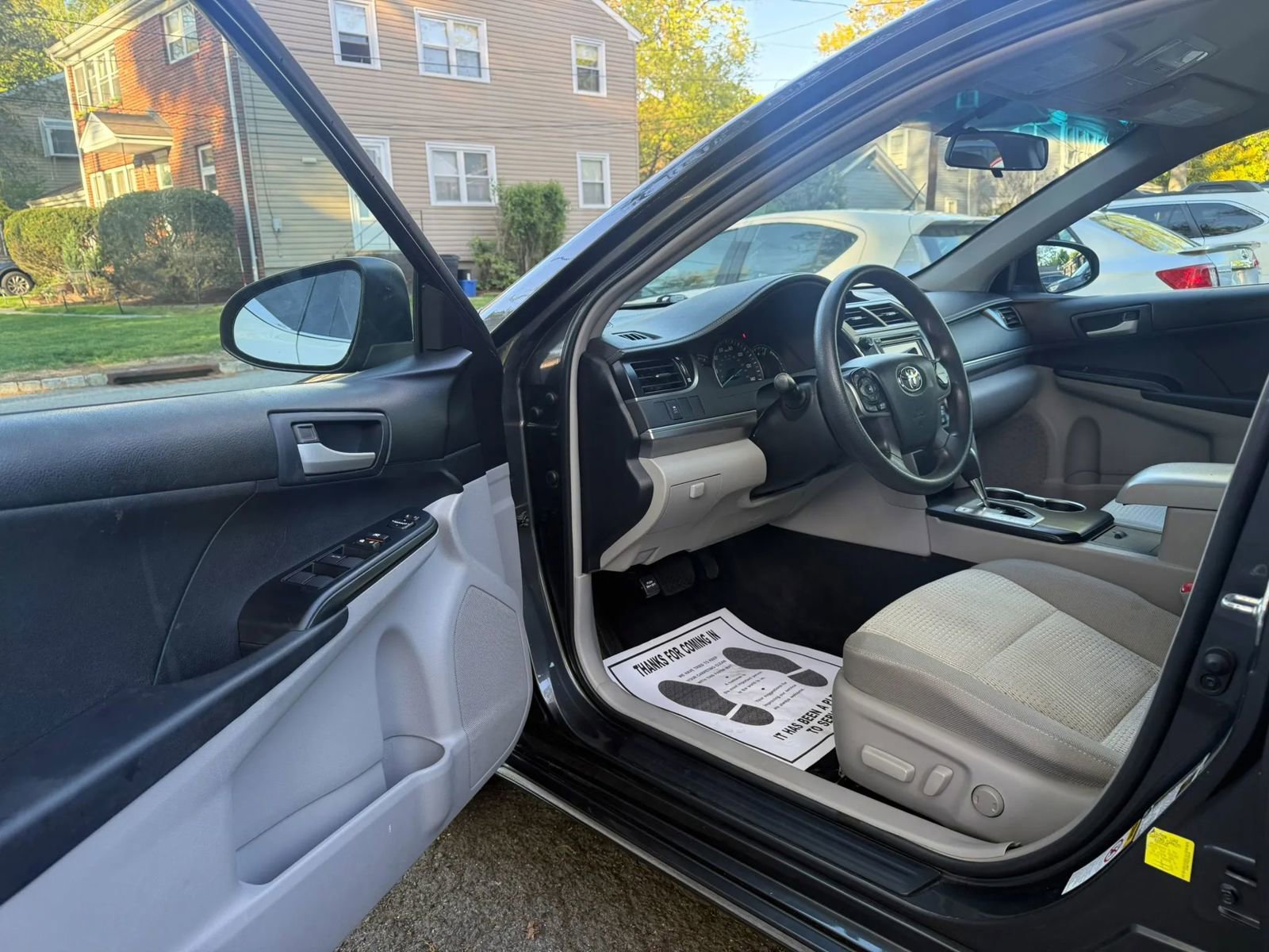 Used 2012 Toyota Camry LE FWD image 7