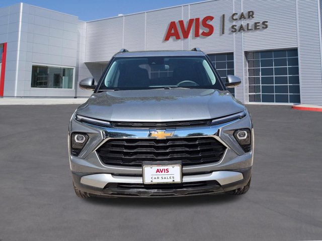 Used 2025 Chevrolet TrailBlazer LT AWD/4WD image 2