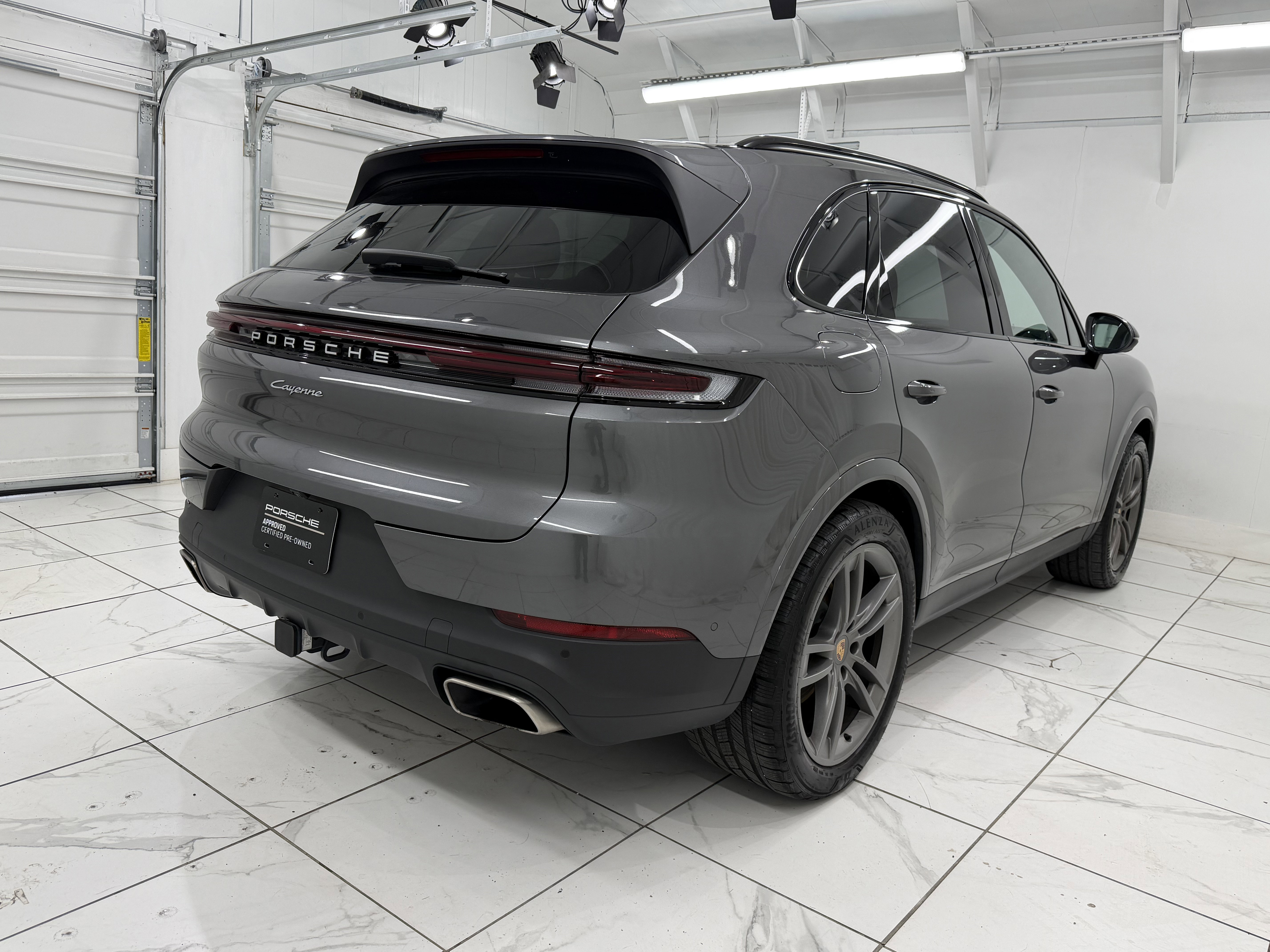 Certified 2025 Porsche Cayenne image 12